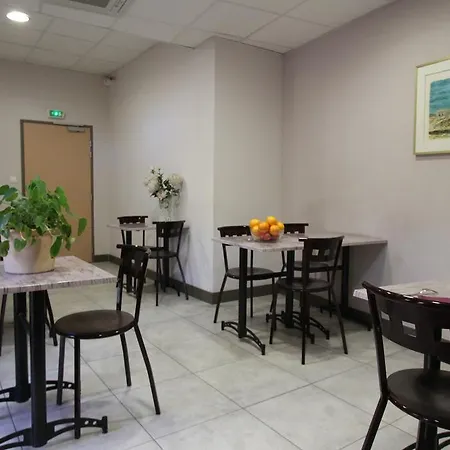 Le Provencal 호텔 2*